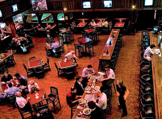 Tucson restaurant serves up sports, suds and tasty grub  