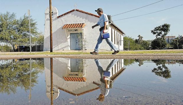 Memorial to honor the time of the old barrio  
