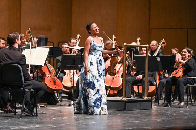 Tucson Symphony opens Gomez’s 10th year with violin prodigy