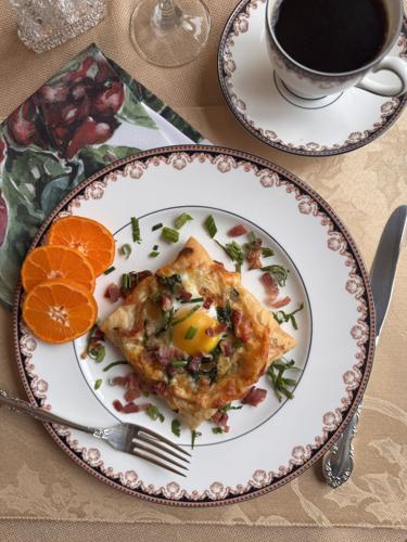 Puffy egg galettes with spinach, bacon and cheese