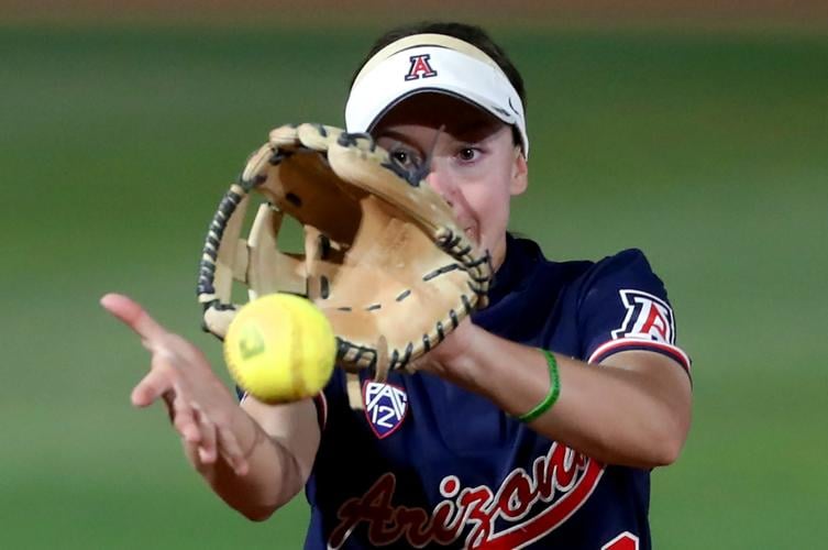 041121-spt-ua softball-p9.jpg