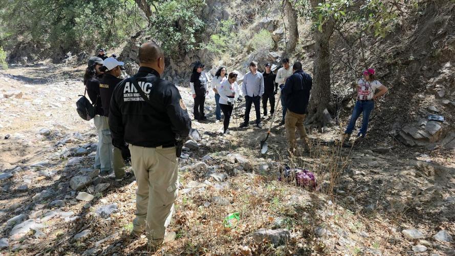 Volunteers in Mexico search desert for Guthrie