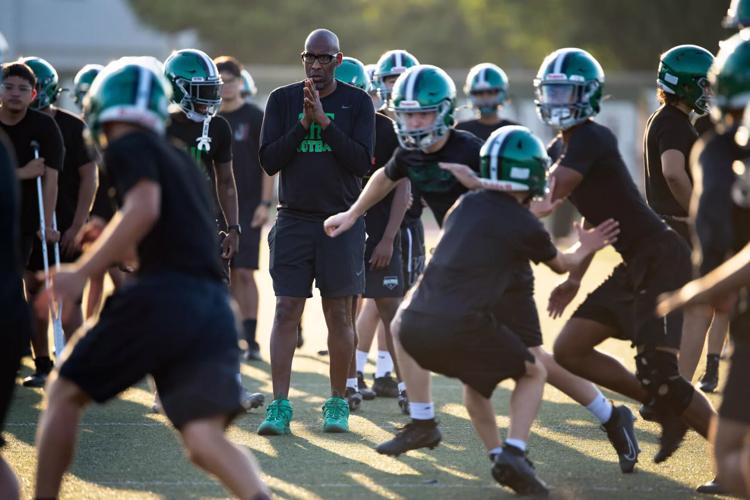 SPORTS-FBH-FBN-EXPLAYER-COACHES-SPORTSPLUS-FILEPIC-2-LA
