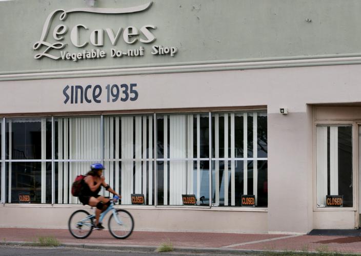 Le Cave's Bakery (Spanish)