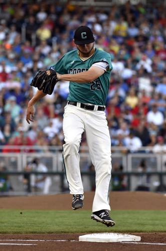 Arizona vs. Coastal Carolina in College World Series