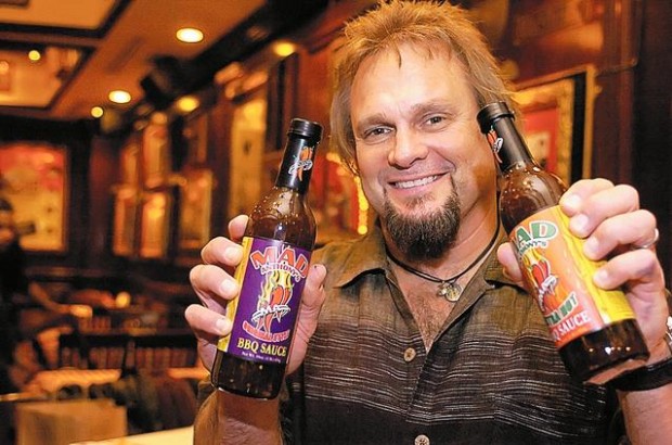 Van Halen's bass player amps it up  