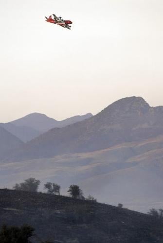 1,000-acre fire near Ft. Huachuca has burned five houses, injured one (updated)  
