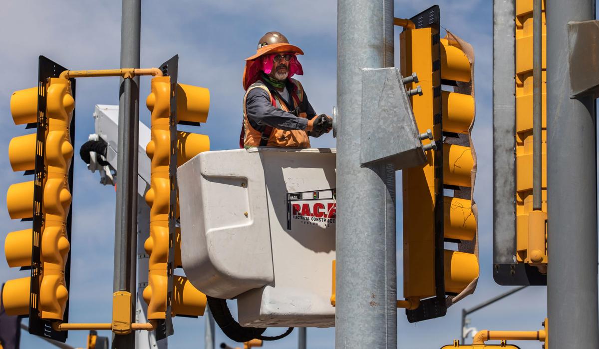 Campbell and Broadway, traffic signal