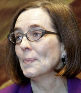 Oregon governor admits bisexual past at commencement