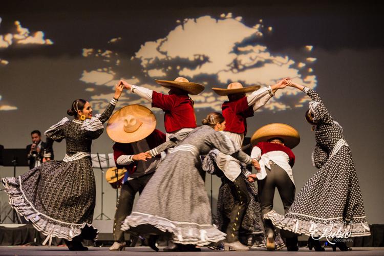 Ballet Folklorico Tapatio