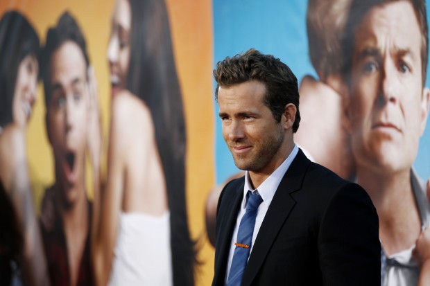 Photo: Jason Bateman and Ryan Reynolds attend the premiere of The Change-Up  in Los Angeles - LAP2011080136 