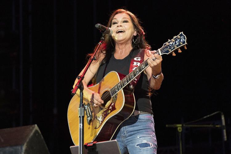 Fall arts -- Gretchen Wilson