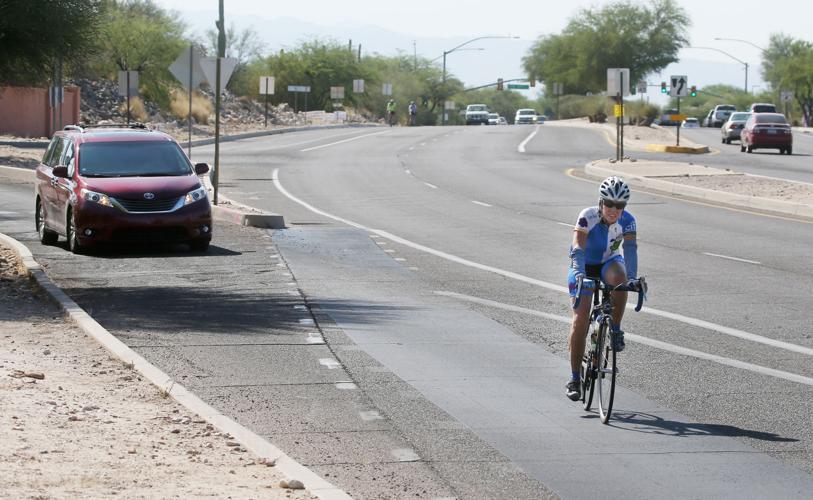 Skyline-Sunrise cyclists