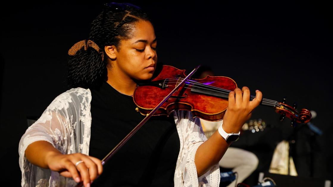 Sarah Ringer Tucson violinist makes SASO debut honoring Black History | Music ...