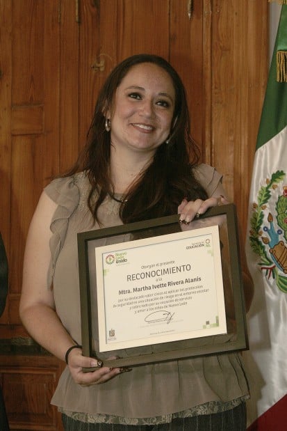 Mexican teacher protected her students from gunfire   