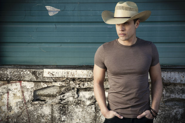 Dustin Lynch