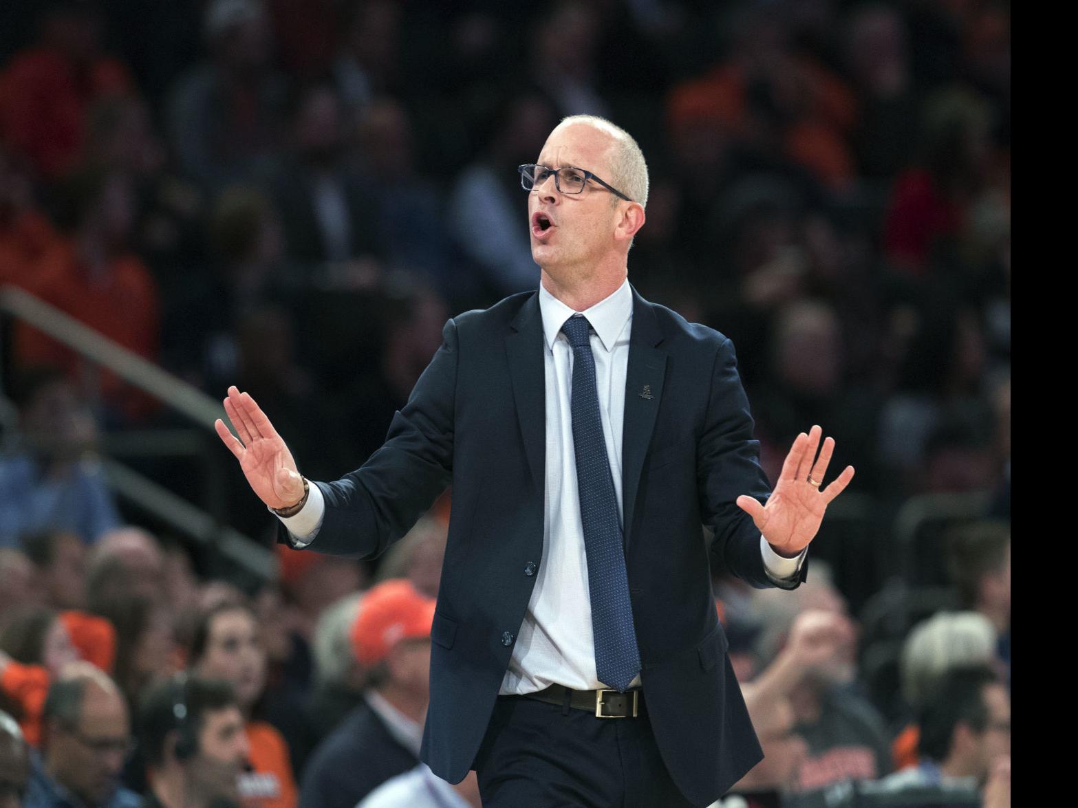 with-lessons-learned-from-dad-and-bobby-dan-hurley-is-attacking-life-as-uconn-s-head-coach