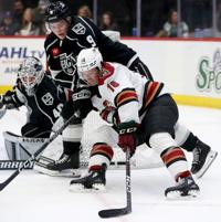 Roadrunners roar back from 3-goal deficit to force OT again, but fall 5-4 in shootout at Henderson as playoff race tightens