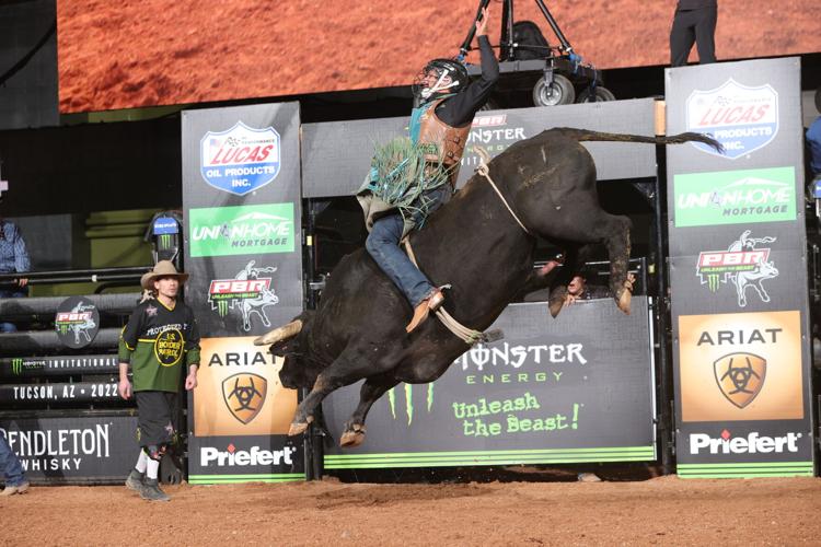 World Champion Ednei_Bamboozled Bull_Tucson23