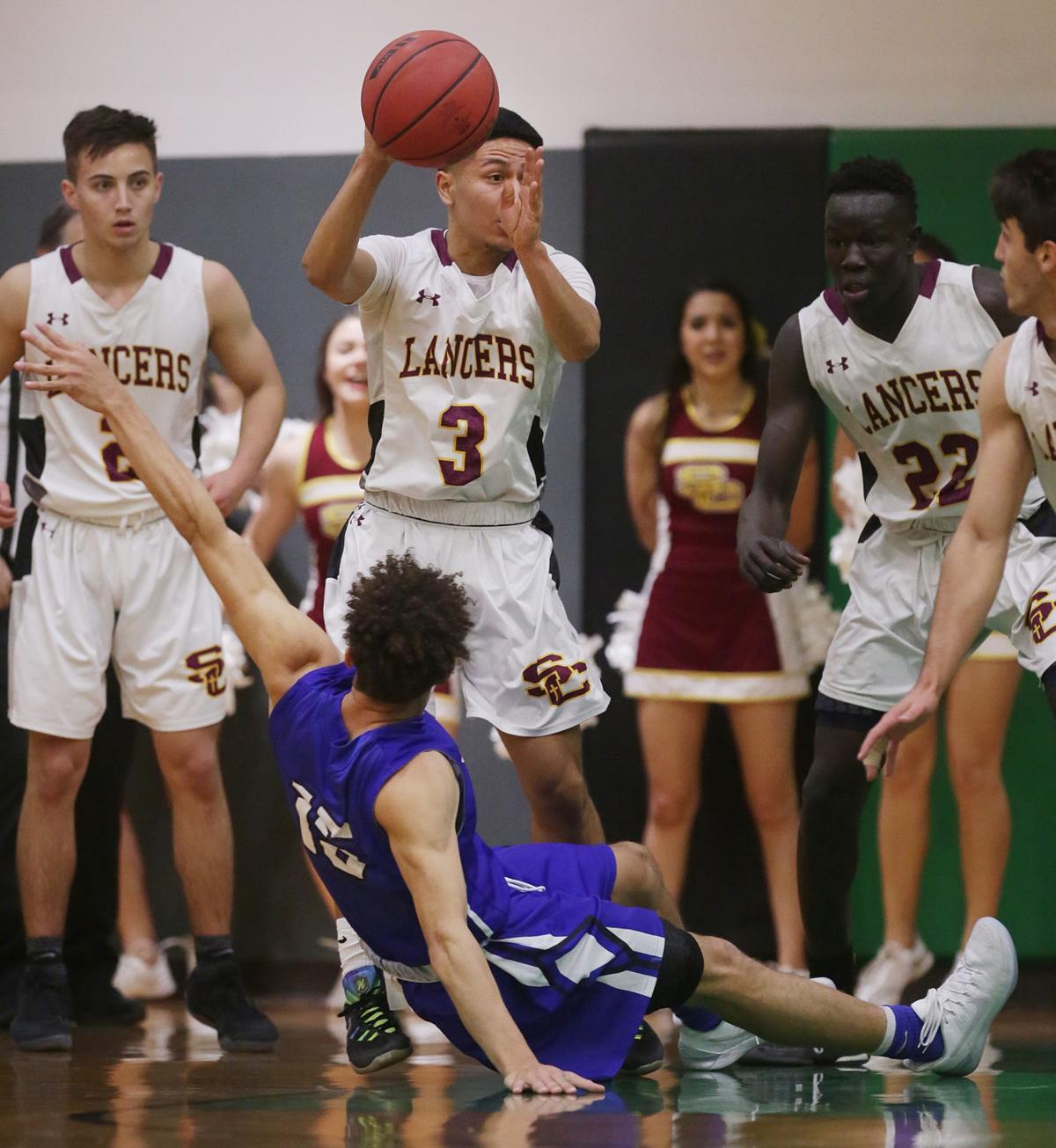 Salpointe Catholic vs. Catalina Foothills in boy's basketball 4A state semifinal