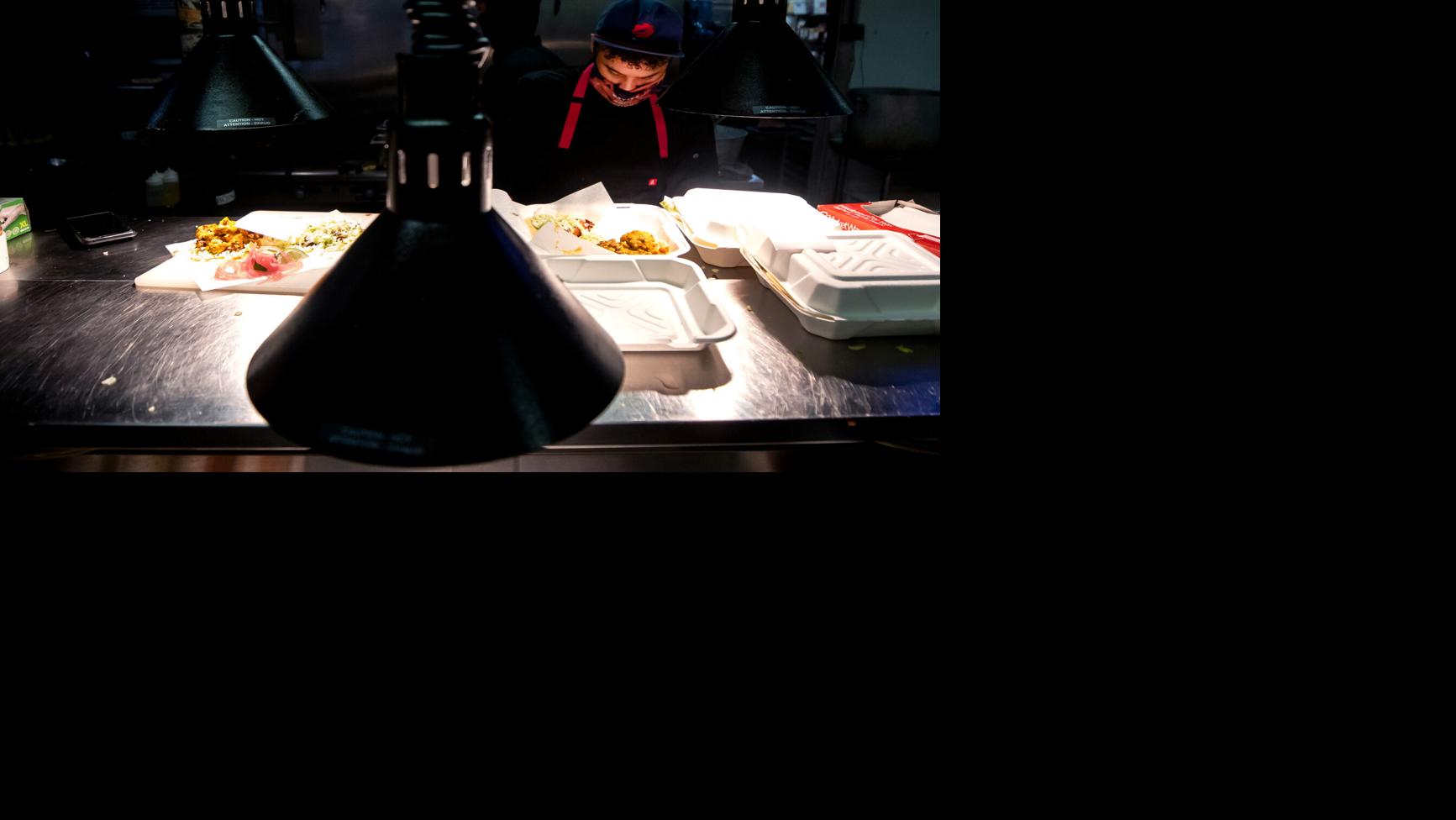 Tucson restaurants get lackluster response to ‘help wanted’ signs | Tucson Restaurant News