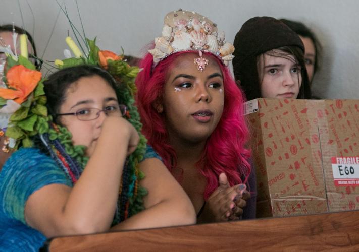 photos-city-high-school-costume-contest