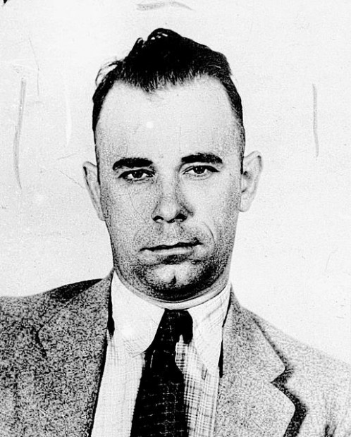 Dillinger kin sues Tucson festival, says crook is all his  