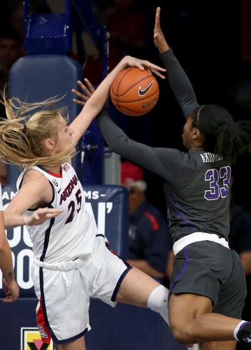 040419-spt-ua womens hoops-p4.jpg