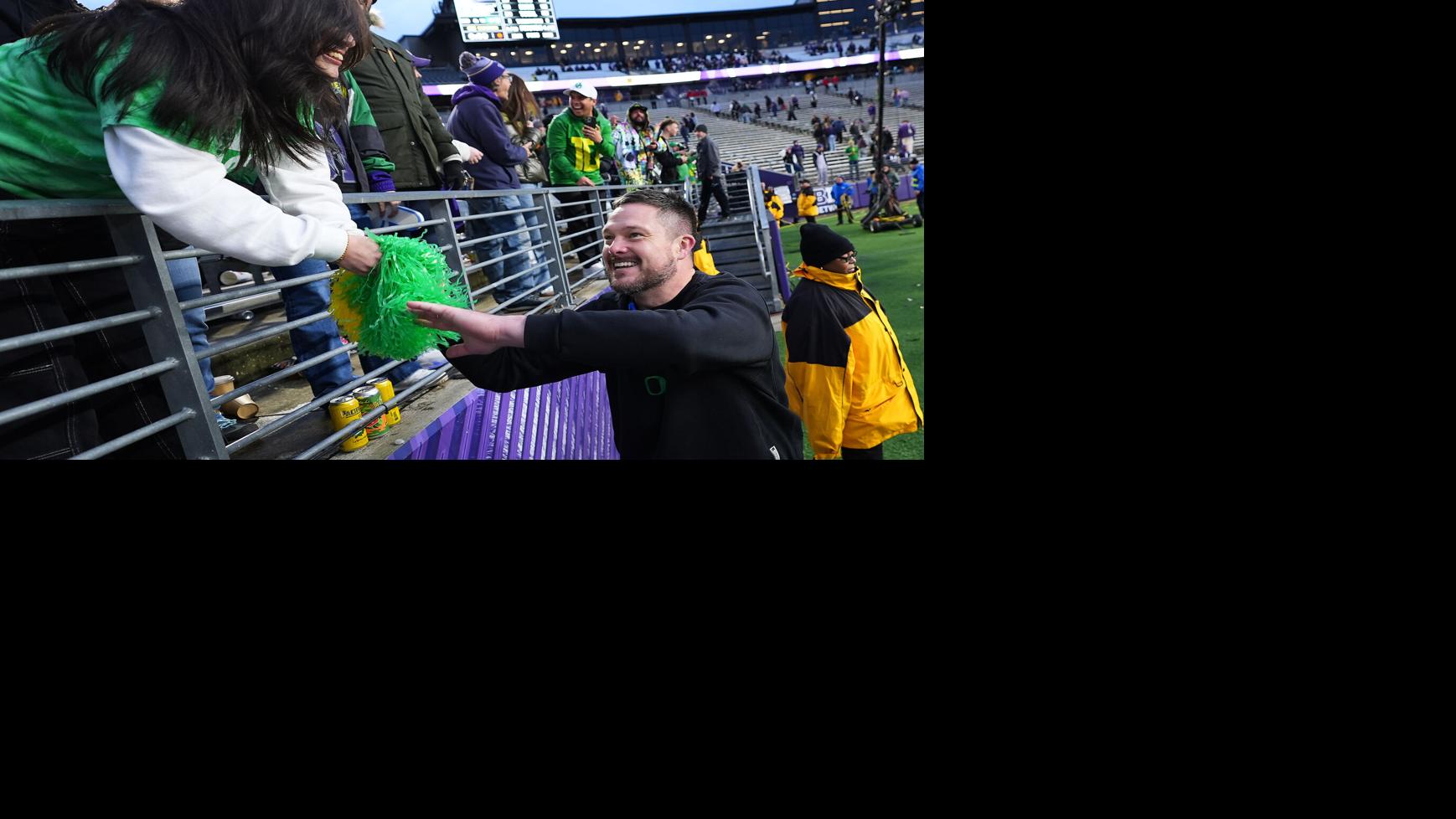 Picks for the CFP and early bowl games: Oregon rolls, trouble for Washington schools