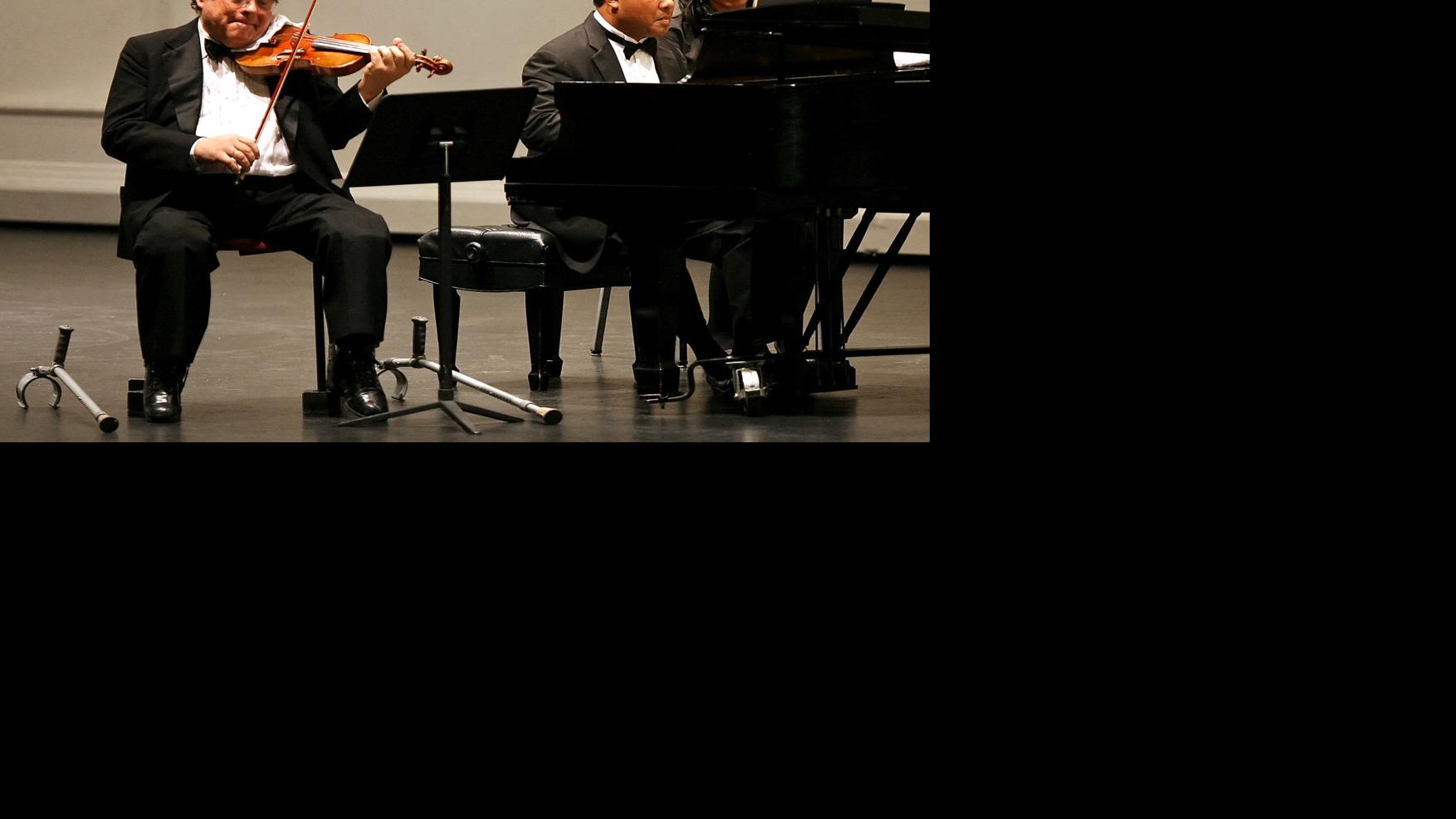 Violin great Perlman returns for Centennial Hall recital