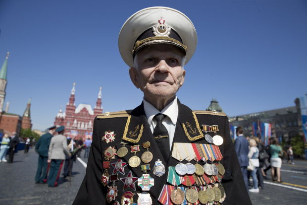 Russians, Ukrainians celebrate Victory Day Over Nazis