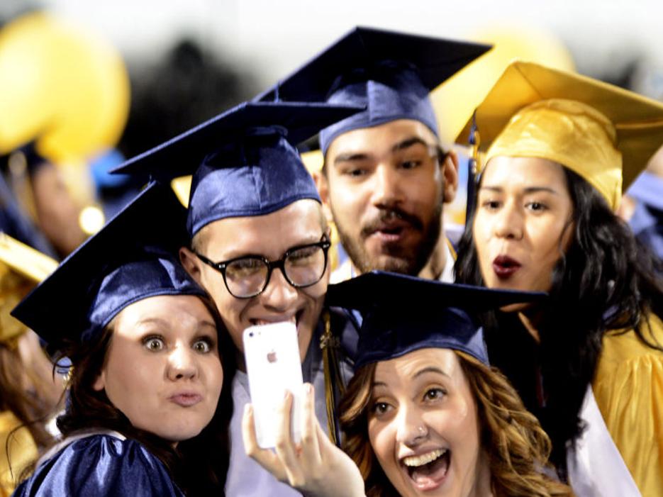 Photos Flowing Wells Hs Graduation Local News Tucson Com
