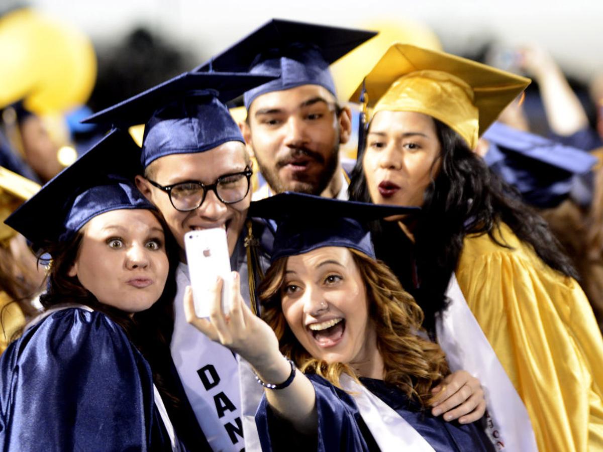 Photos Flowing Wells Hs Graduation Local News Tucson Com