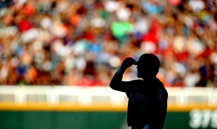 Arizona vs Costal Carolina at the College World Series