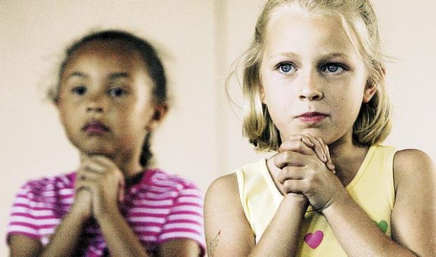 Minis learn to cheer  