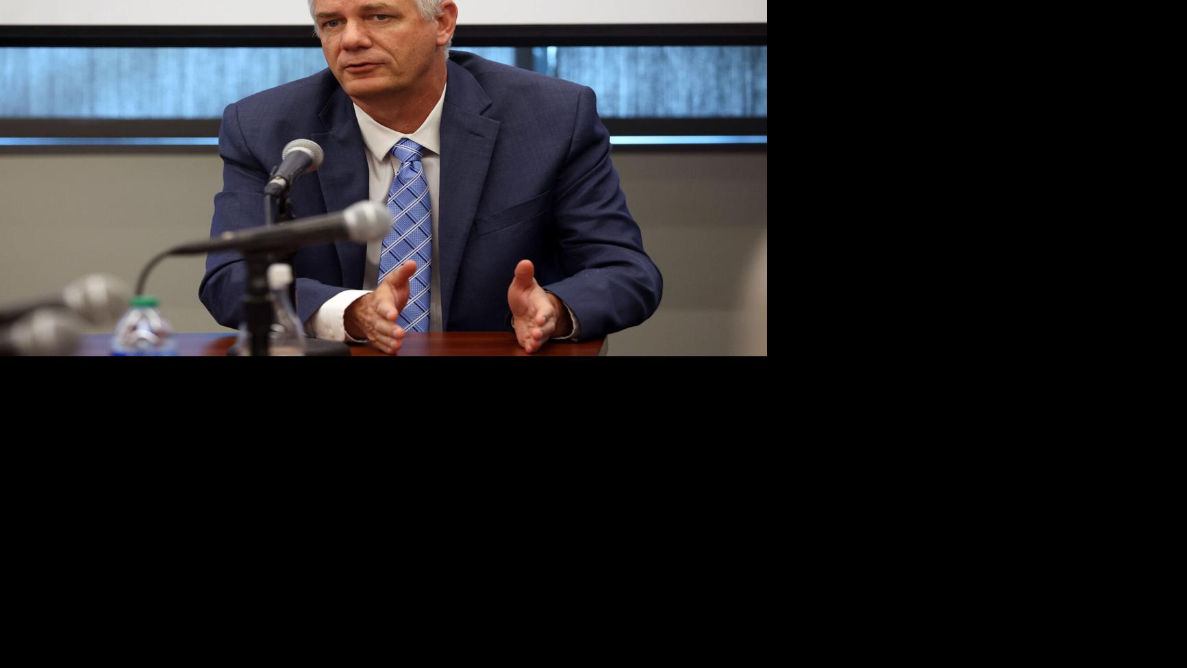U of A predicts slight drops in student tuition revenue, state funding