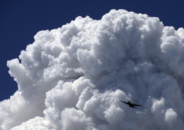 Colorado wildfires forces thousands to flee