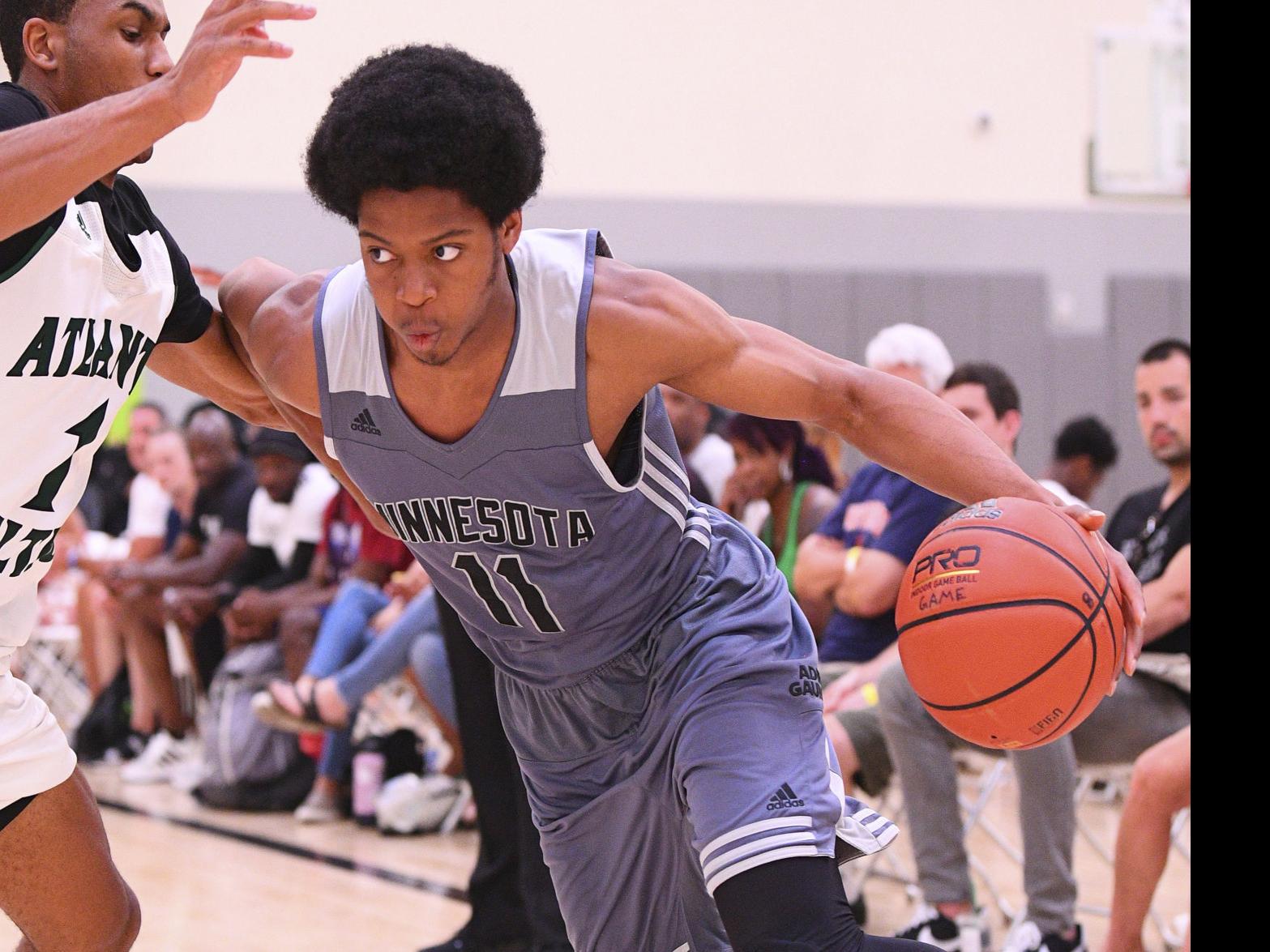 Arizona Wildcats Still Have Two Open Spots For 2020 21 After Recruit Kerwin Walton Picks Unc Arizona Wildcats Basketball Tucson Com