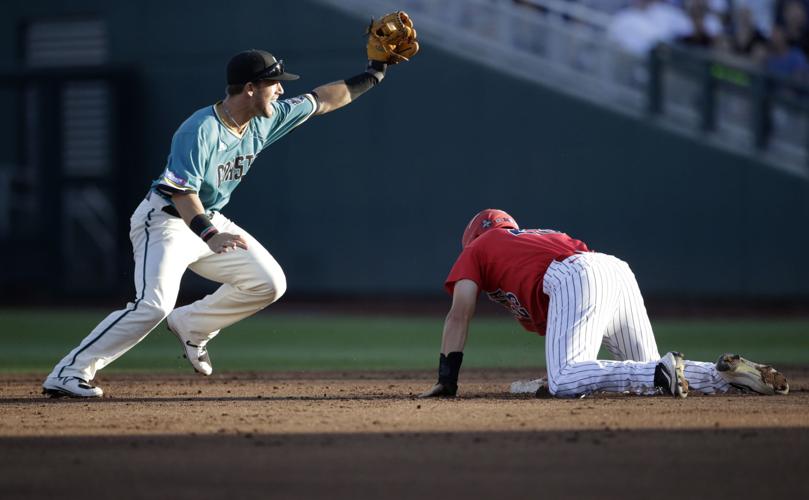Arizona vs. Coastal Carolina in College World Series