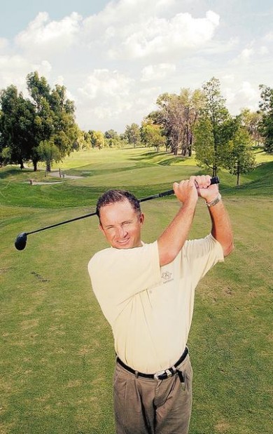 Golf pro Kane runs race and dies  