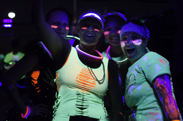 Downtown Austin Has A New Interactive Pop-Up Studio With An Endless  Glow-In-The-Dark Ball Pit - Narcity