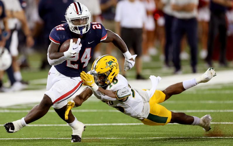 092422-tuc-spt-uafbfieldpass-p6