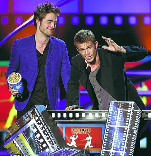 'Twilight' takes a bite out of competition  