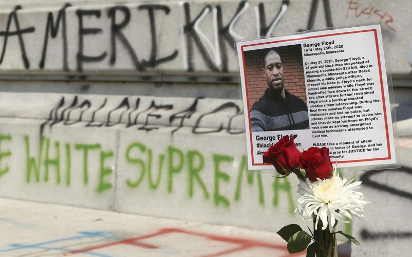 20200605_MET_LEE STATUE_AWE01