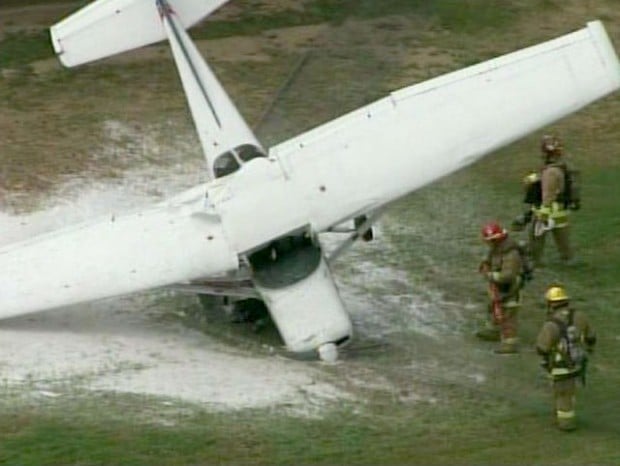 Pilot lands plane on Phoenix school playground  
