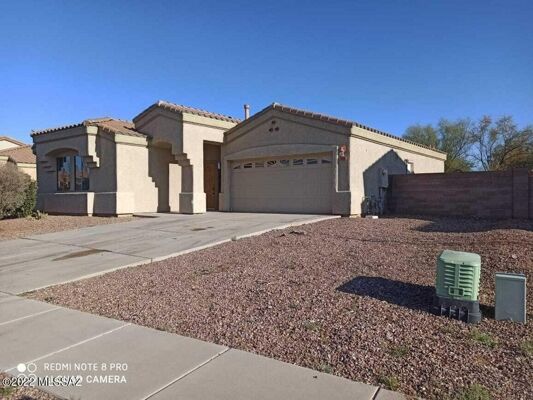 3 Bedroom Home in Tucson - $1,850