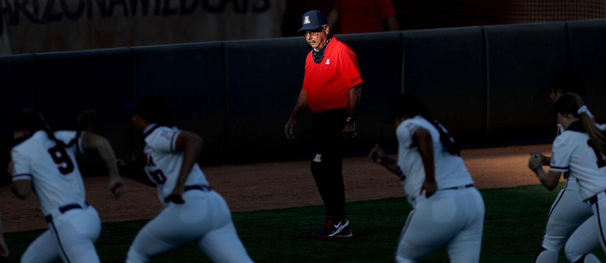 Mike Candrea, Arizona softball