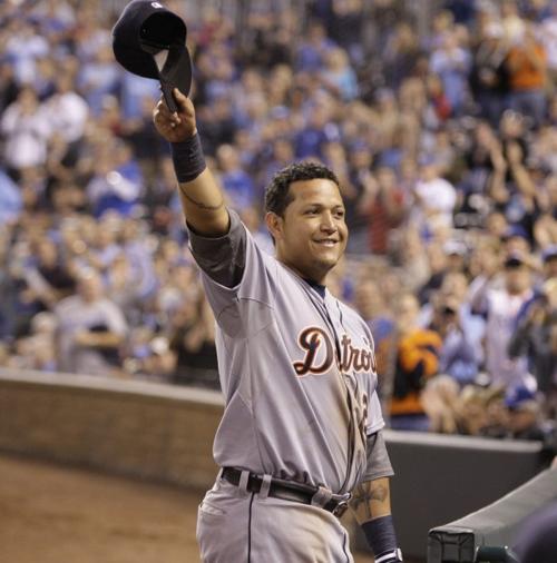 Tigers' Miguel Cabrera gets heartwarming Triple Crown throwback