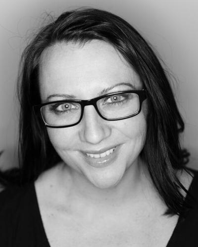 amber donahue headshot.jpg