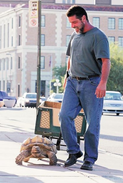 Tucson ex-con, former junkie had hit bottom, then Tank the tortoise showed him the way up  